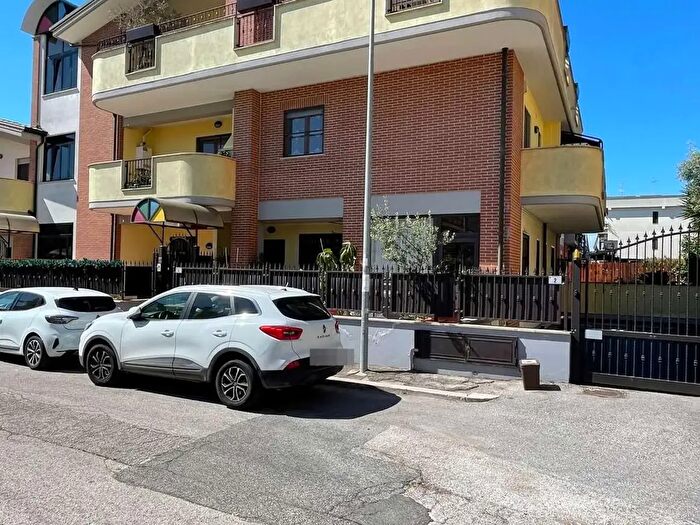 Appartamento con 5 locali in vendita in Aprilia