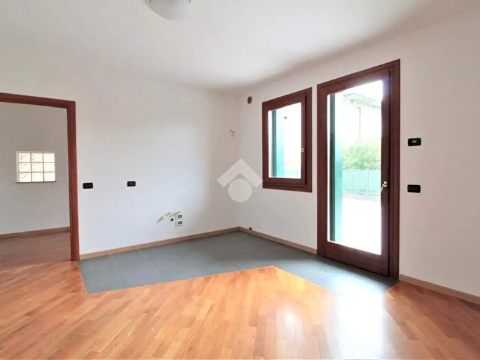 Appartamento trilocale in affitto in Dueville