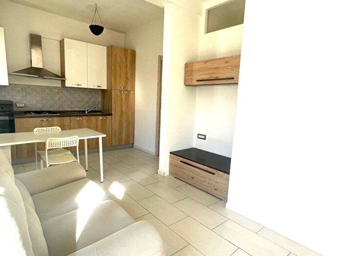 Appartamento bilocale in affitto in Via Italia, Centro, Appiano Gentile