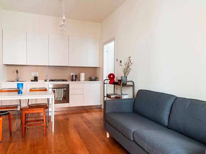 Appartamento bilocale in affitto in Piazzale Bacone, Buenos Aires, Milano