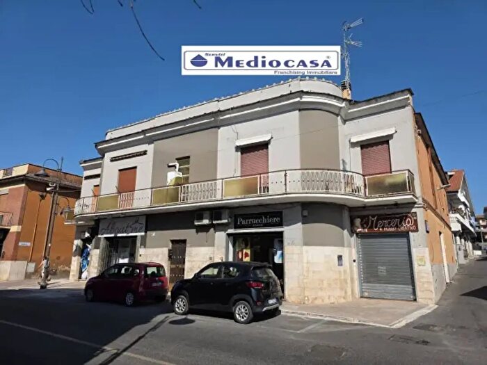 Appartamento quadrilocale in vendita in Via Roma, Lariano