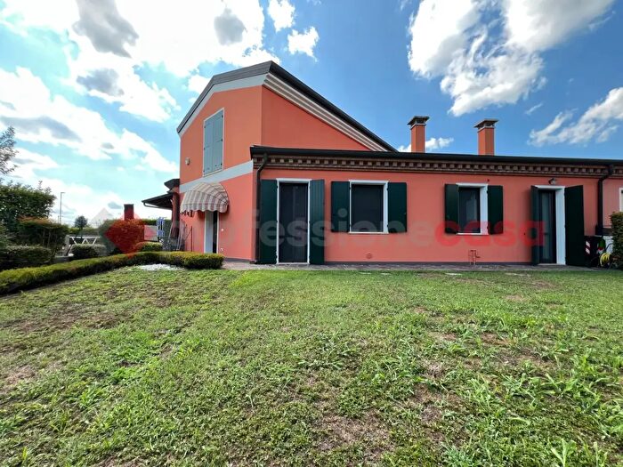 Appartamento bilocale in vendita in Via Roma, Castelguglielmo