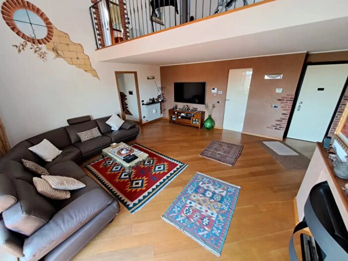 Appartamento con 5 locali in vendita in Via San Bernardo, Mesero
