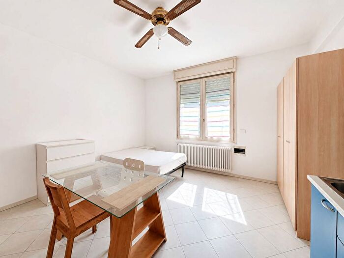 Appartamento monolocale in affitto in Via Mascarella, Irnerio, Bologna