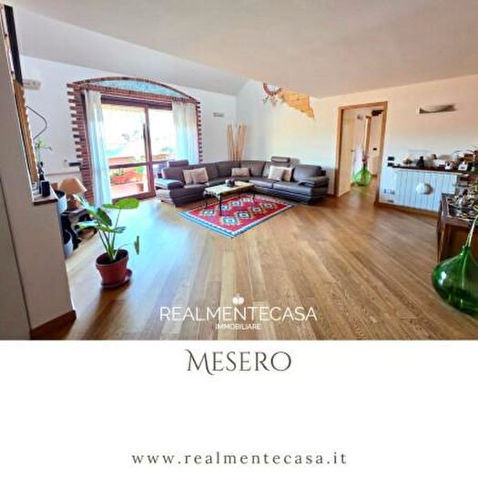 Appartamento con 5 locali in vendita in Via San Bernardo, Mesero