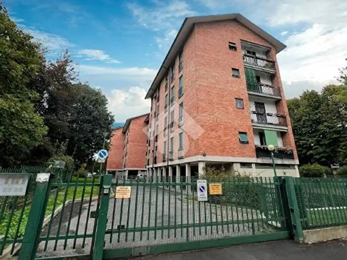 Appartamento trilocale in vendita in Via Sem Benelli, Milano