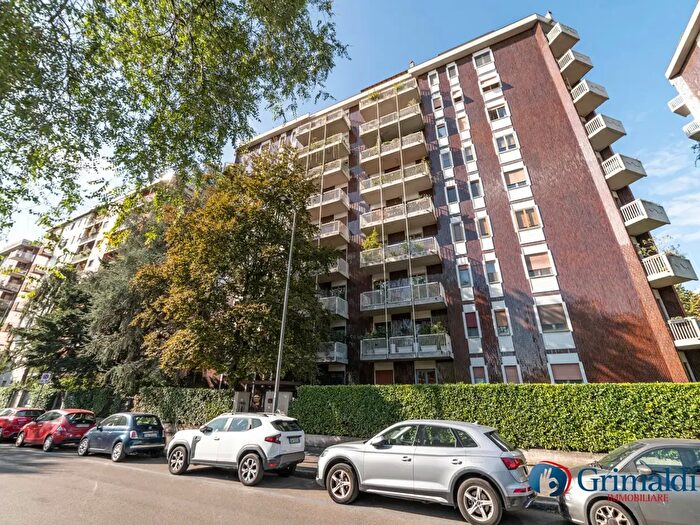 Appartamento trilocale in affitto in Via Bartolomeo d'Alviano, Milano