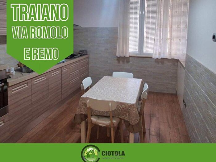 Appartamento quadrilocale in vendita in Via Romolo e Remo, Traiano, Napoli