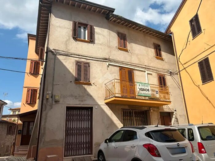 Appartamento trilocale in vendita in Via Fiume, Bastia Umbra