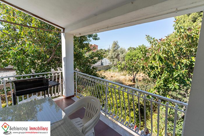 Casa con 5 locali in vendita in Siracusa