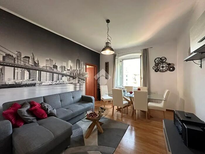 Appartamento con 7 locali in vendita in Via Coronata, Genova