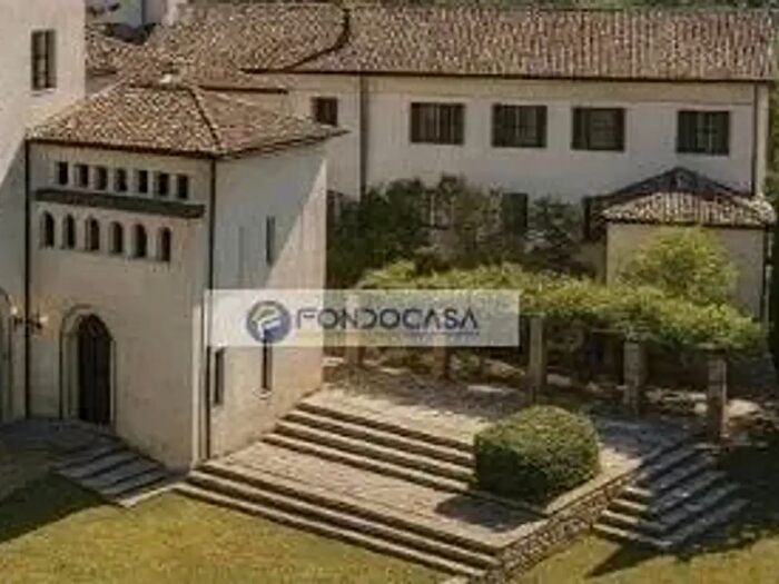 Casa con 12 locali in vendita in Via Novi, Sant'Agata Fossili