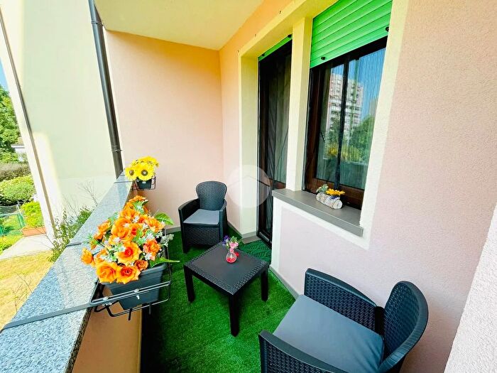 Appartamento trilocale in vendita in Via Giorgio De Chirico, Monza