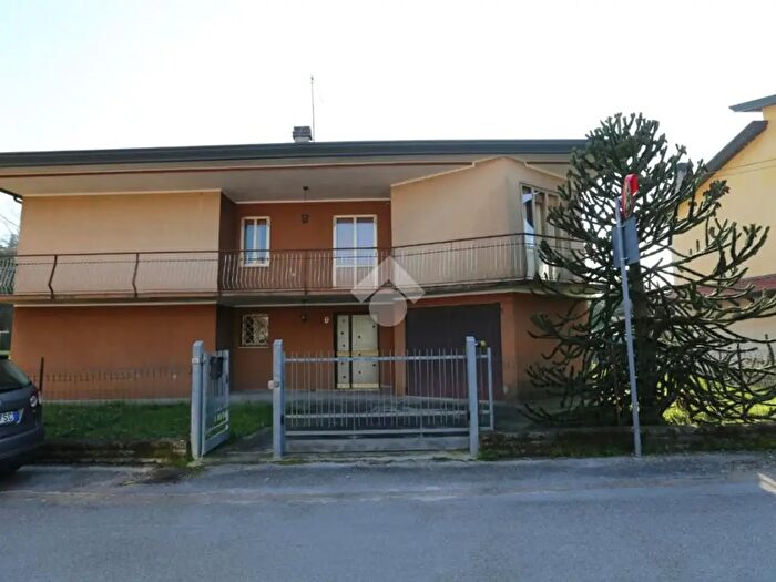 Casa con 8 locali in vendita in Via G Tominz, Venezia