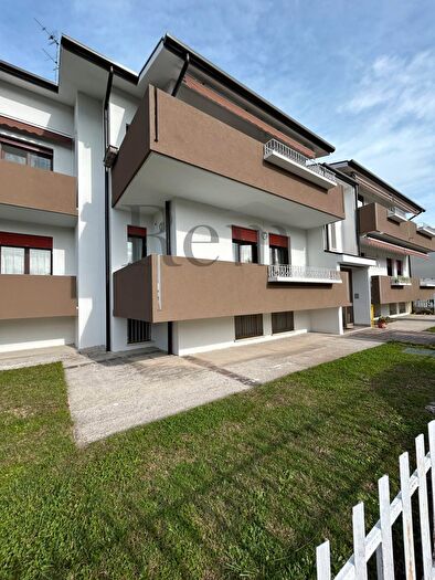 Appartamento con 7 locali in vendita in Via Marconi, Quinto Di Treviso