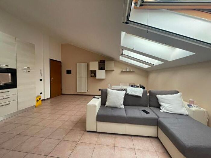 Appartamento bilocale in vendita in Via delle Gardenie, Trivolzio