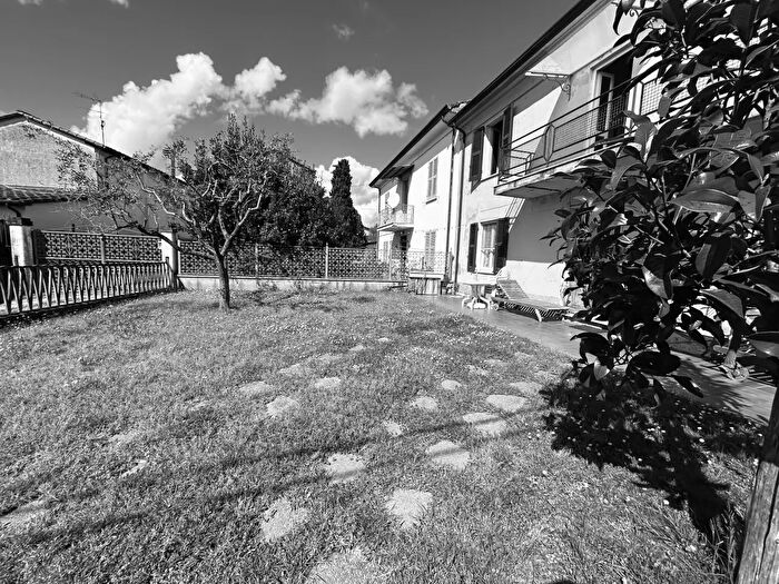 Casa con 10 locali in vendita in Via Canaletto, Castelnuovo Magra