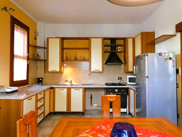 Appartamento con 5 locali in vendita in Via Lucchese, Empoli