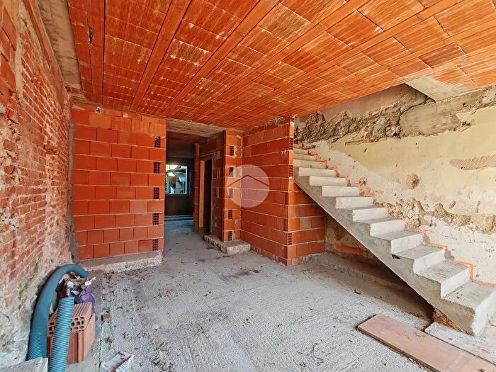 Casa con 6 locali in vendita in Via Tonolli, Valeggio Sul Mincio