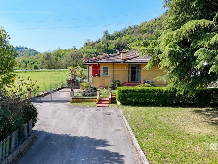 Casa con 9 locali in vendita in Via Oidio, Arzignano