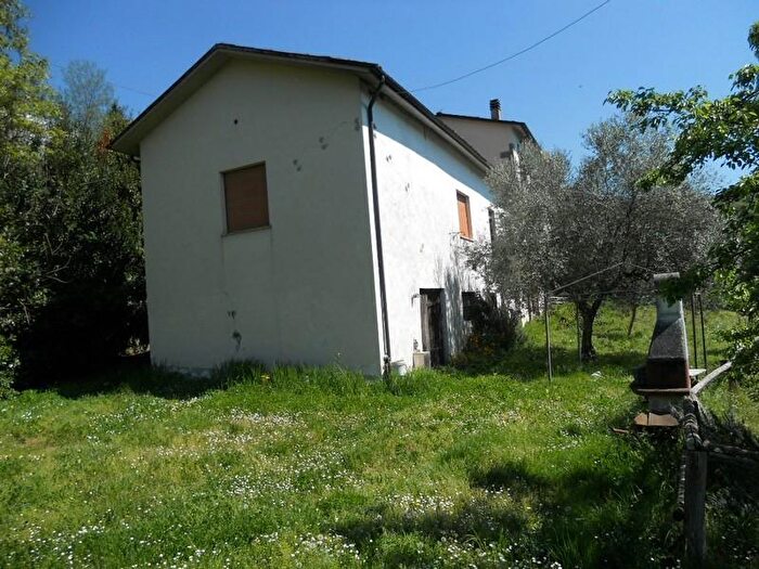 Casa con 5 locali in vendita in Barga