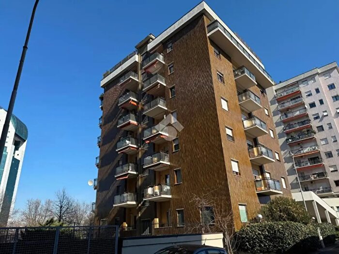 Appartamento trilocale in vendita in Via Sebastiano Caboto, Corsico