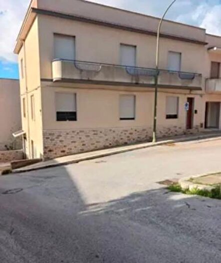 Appartamento con 6 locali in vendita in Via della Vittoria, Valderice