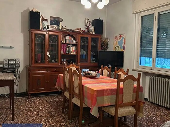 Casa con 5 locali in vendita in Russi