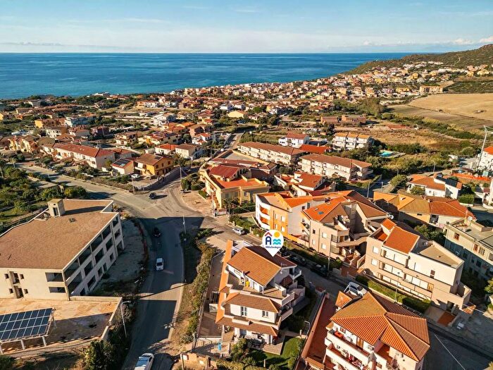 Appartamento trilocale in affitto in Via Valle DAosta, Lu Bagnu, Castelsardo