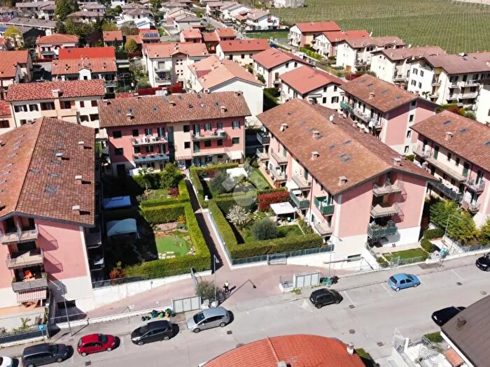 Appartamento trilocale in affitto in Via Gianfranco Miglio, Lavagno