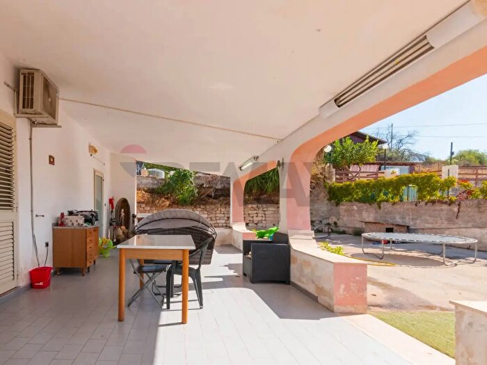 Appartamento con 6 locali in vendita in Siracusa