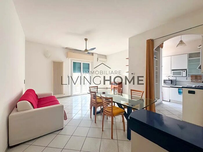 Appartamento con 5 locali in vendita in Via Colonna, Rimini