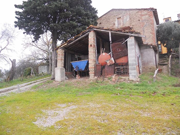 Casa con 8 locali in vendita in Via Montelupo, Montespertoli