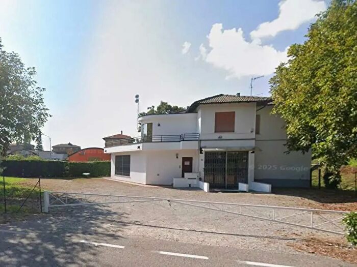 Appartamento con 5 locali in affitto in Via Miglio, Gazzada Schianno