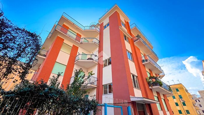 Appartamento trilocale in vendita in Via Mamurra, Formia