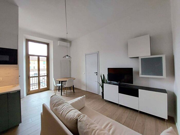 Appartamento bilocale in affitto in Via Cardinale Mezzofanti, Argonne Corsica, Milano