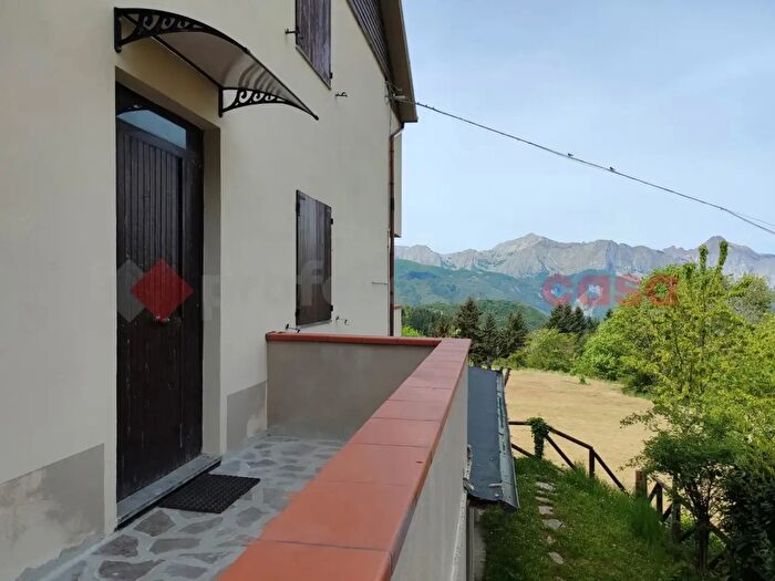 Appartamento trilocale in vendita in Via Pierdiscini, Careggine