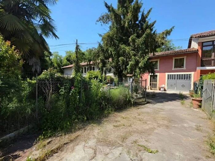 Casa quadrilocale in vendita in Frazione Casabianca, Asti