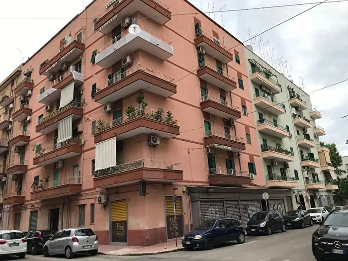 Appartamento trilocale in vendita in Via Toscana, Taranto