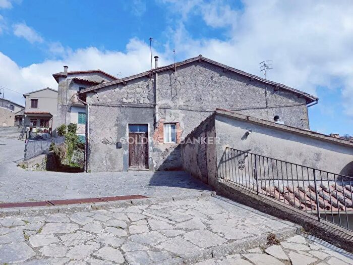 Appartamento bilocale in vendita in Via Armando Diaz, Latera