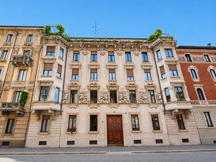Appartamento trilocale in affitto in Via Bernardino Telesio, Pagano, Milano