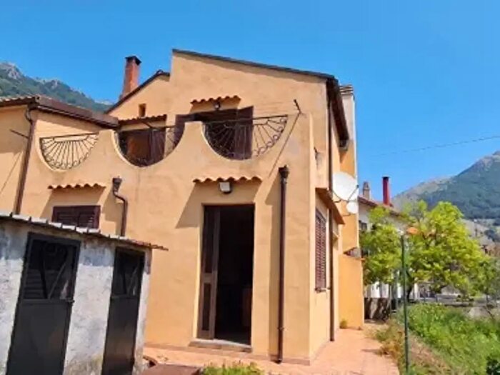 Casa con 5 locali in vendita in Contrada Brefaro, Maratea