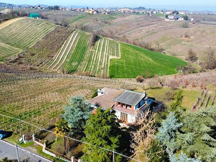 Casa quadrilocale in vendita in Località Fornello Costa Sidoli, Ziano Piacentino