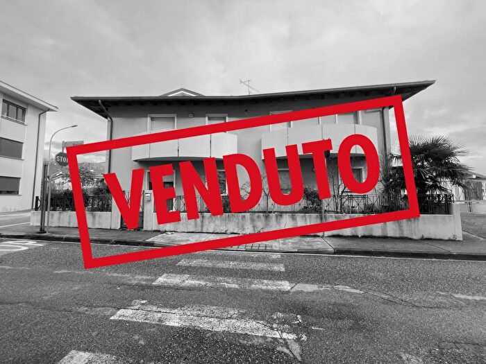 Appartamento trilocale in vendita in Via Urbignacco, Buja