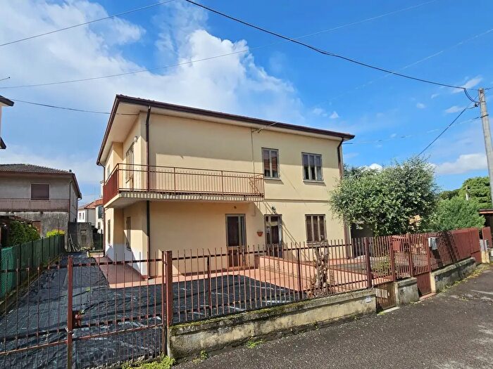 Casa trilocale in vendita in Via Plinio, Este