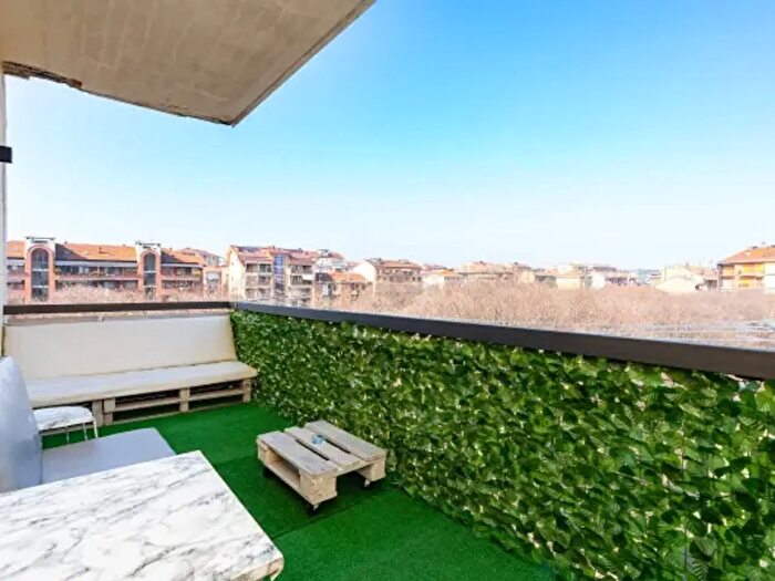 Appartamento trilocale in vendita in Via Tempio Pausania, Torino