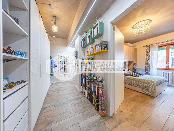 Appartamento trilocale in vendita in Via Roberto Malatesta, Roma