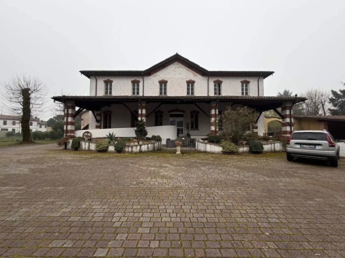 Casa con 6 locali in vendita in Gravellona Lomellina