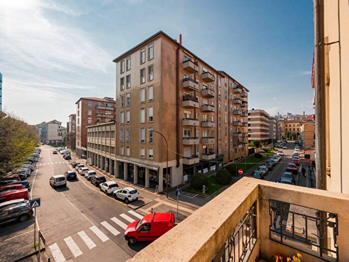Appartamento trilocale in affitto in Via Clara Maffei, Stazione, Bergamo