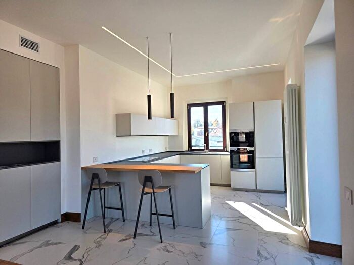 Appartamento quadrilocale in affitto in Via Antonio Magatti, Centro, Varese